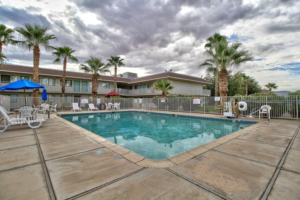 Budgetel Inn & Suites Yuma Exterior foto