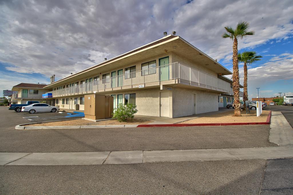 Budgetel Inn & Suites Yuma Exterior foto