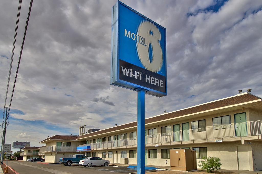 Budgetel Inn & Suites Yuma Exterior foto
