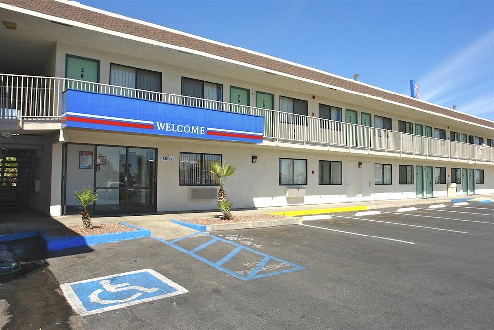 Budgetel Inn & Suites Yuma Exterior foto